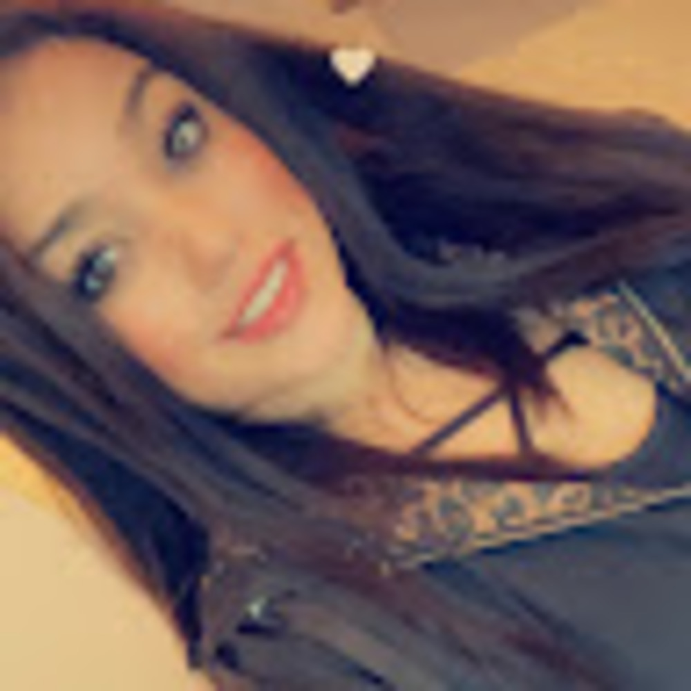 Meet your Posher, Yasmine